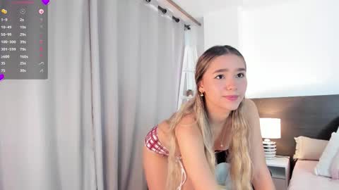Snapshot of _bleuelune chatting on 28, 9, 2025 Mary online show from 28, 9, 2025