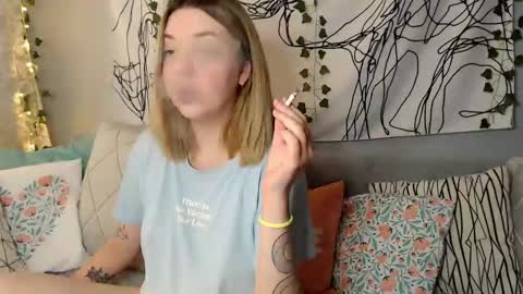 Elizabeth online show from 13, 10, 2025