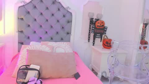 Brenda  online show from 1, 11, 2025