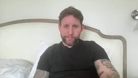 Snapshot of _british_hung_ chatting on 16, 4, 2026 UK BigThick Cock online show from 16, 4, 2026