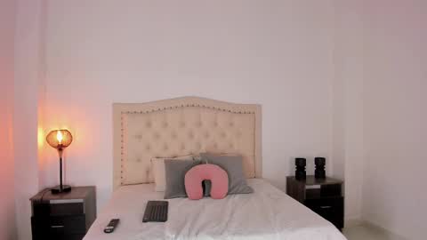 Snapshot of _bustylucianaa_ chatting on 15, 9, 2025 Luciana online show from 15, 9, 2025