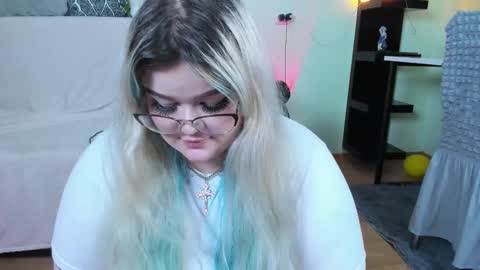 _candym1lky_ online show from 5, 12, 2025