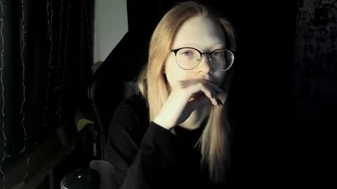 Snapshot of _caramel_milk_ chatting on 31, 12, 2024 Merlizz online show from 31, 12, 2024