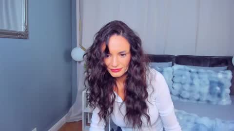 _carlawhite_ online show from 10, 5, 2026