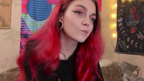 Caroline online show from 8, 12, 2024