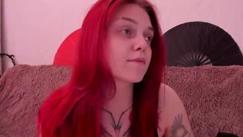 Snapshot of _caroline_coy chatting on 4, 7, 2026 Caroline online show from 4, 7, 2026