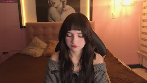 Snapshot of _charlotte_collins_ chatting on 4, 2, 2026 _charlotte_collins_ online show from 4, 2, 2026