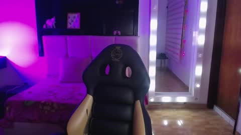 Snapshot of _charlotte_collins_ chatting on 21, 2, 2026 _charlotte_collins_ online show from 21, 2, 2026