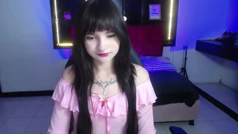 Snapshot of _charlotte_collins_ chatting on 4, 3, 2026 _charlotte_collins_ online show from 4, 3, 2026