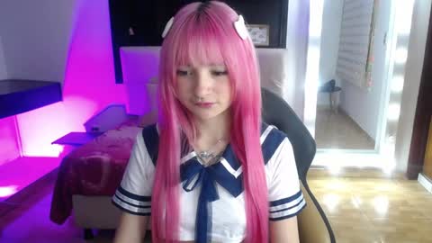 Snapshot of _charlotte_collins_ chatting on 27, 4, 2026 _charlotte_collins_ online show from 27, 4, 2026