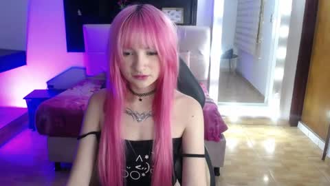 Snapshot of _charlotte_collins_ chatting on 28, 4, 2026 _charlotte_collins_ online show from 28, 4, 2026