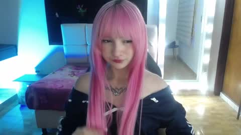 Snapshot of _charlotte_collins_ chatting on 1, 5, 2026 _charlotte_collins_ online show from 1, 5, 2026