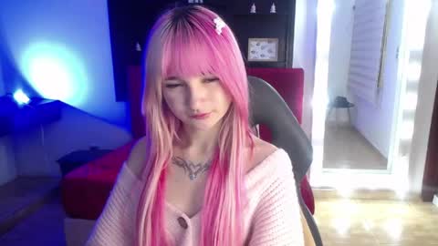 Snapshot of _charlotte_collins_ chatting on 25, 5, 2026 _charlotte_collins_ online show from 25, 5, 2026