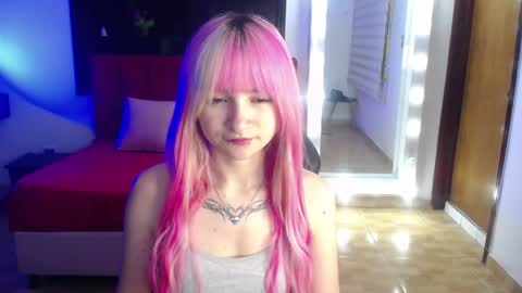 Snapshot of _charlotte_collins_ chatting on 28, 5, 2026 _charlotte_collins_ online show from 28, 5, 2026