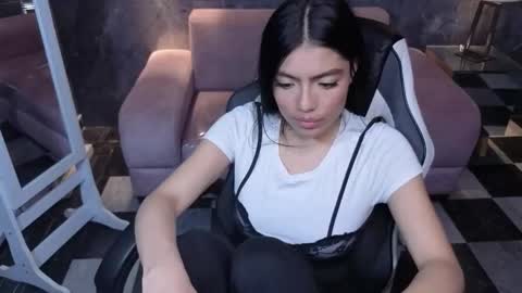 _charlottee_b online show from 24, 3, 2026