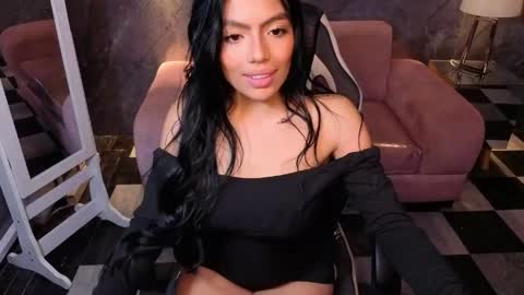 _charlottee_b online show from 9, 4, 2026