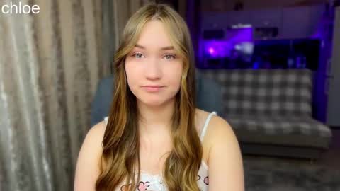 Snapshot of _chloe_miller_ chatting on 15, 10, 2025 _chloe_miller_ online show from 15, 10, 2025