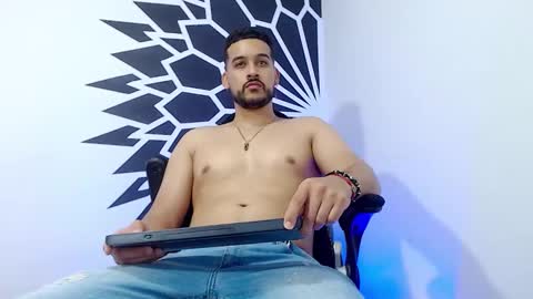 Snapshot of _christopher_dennis_ chatting on 25, 2, 2025 CRIS online show from 25, 2, 2025