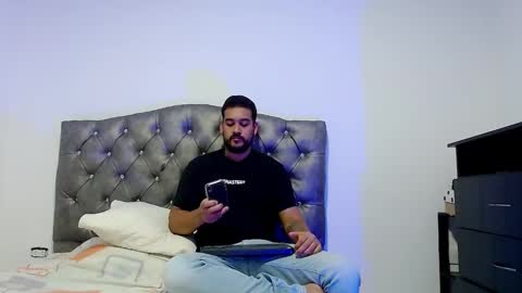 Snapshot of _christopher_dennis_ chatting on 26, 10, 2025 CRIS online show from 26, 10, 2025