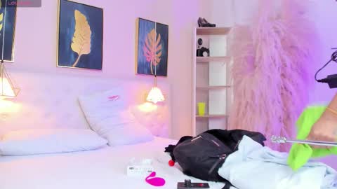 Snapshot of _cinnamon_star chatting on 27, 9, 2025 _cinnamon_star online show from 27, 9, 2025