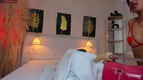 Snapshot of _cinnamon_star chatting on 19, 12, 2025 _cinnamon_star online show from 19, 12, 2025