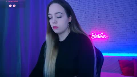 Snapshot of _crazybee_ chatting on 5, 3, 2026 Nica online show from 5, 3, 2026