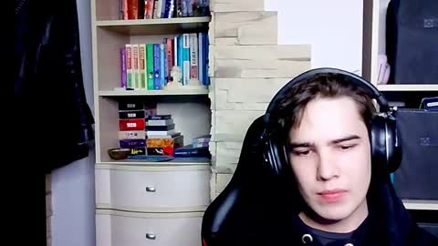 _crise_next_door_ online show from 8, 10, 2025