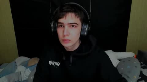 _crise_next_door_ online show from 20, 2, 2026