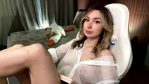 _crystal_moon_1 online show from 13, 5, 2026