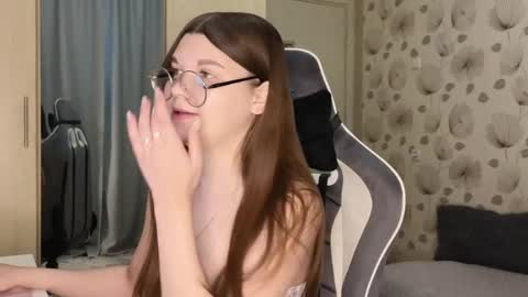_cute_ice online show from 14, 5, 2026