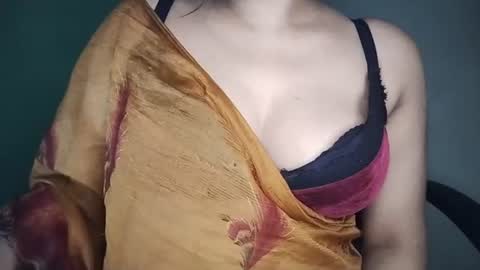 Snapshot of _dreamgirl_0 chatting on 28, 6, 2026 _dreamgirl_0 online show from 28, 6, 2026