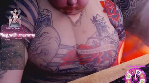 Snapshot of _ellybelly_ chatting on 13, 9, 2025 LIsa online show from 13, 9, 2025
