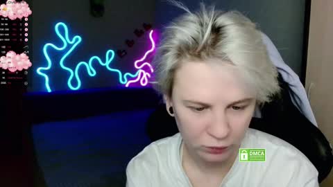 chloue and Gretta online show from 11, 11, 2025