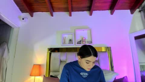 Isabella online show from 15, 12, 2025