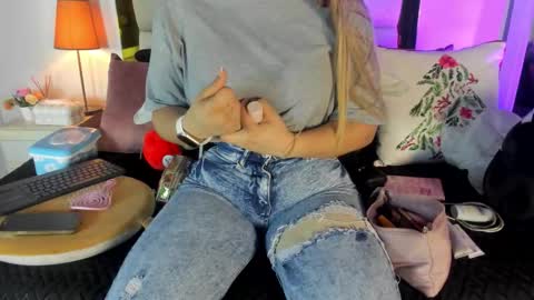 Isabella online show from 22, 12, 2025