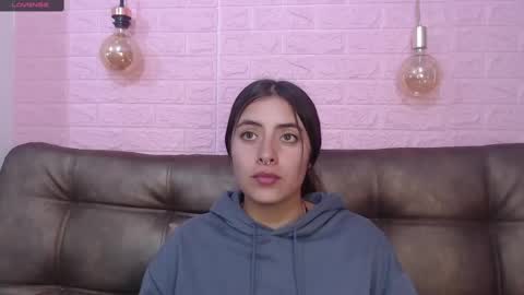 Snapshot of _emma_diamond_ chatting on 7, 3, 2025 Emma online show from 7, 3, 2025
