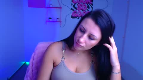 Snapshot of _emma_lay chatting on 17, 10, 2025 Emma online show from 17, 10, 2025