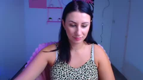 Snapshot of _emma_lay chatting on 23, 10, 2025 Emma online show from 23, 10, 2025