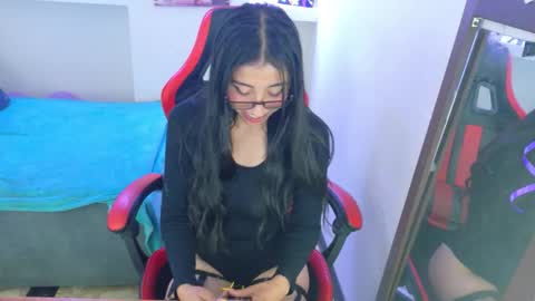 Snapshot of _emmaa_harper chatting on 12, 10, 2025 Emmaa Harper3 online show from 12, 10, 2025