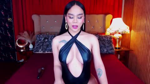 Snapshot of _empressvalerie_ chatting on 24, 10, 2025 _empressvalerie_ online show from 24, 10, 2025