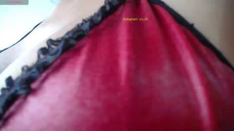 Snapshot of _exa_ chatting on 26, 1, 2025 Exa help me position myself with your thumb up thanks online show from 26, 1, 2025