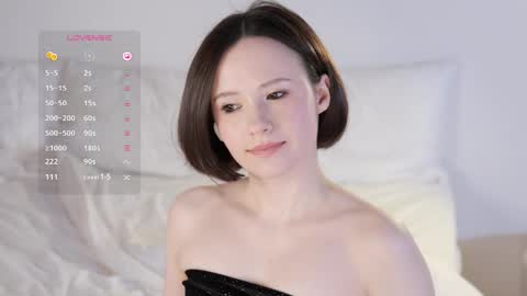 Essie  online show from 9, 3, 2025