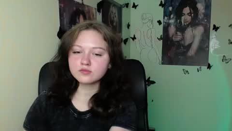 Snapshot of _foxy_lady chatting on 23, 6, 2026 Alice online show from 23, 6, 2026