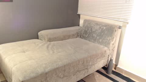 Snapshot of _funny_room_ chatting on 2, 2, 2025 Laura  Juan online show from 2, 2, 2025