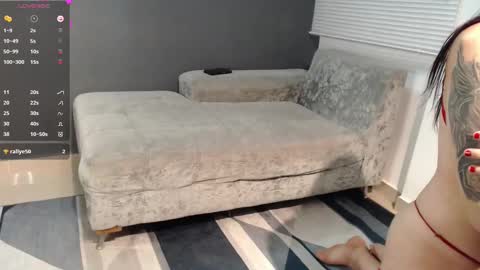 Snapshot of _funny_room_ chatting on 12, 2, 2025 Laura  Juan online show from 12, 2, 2025