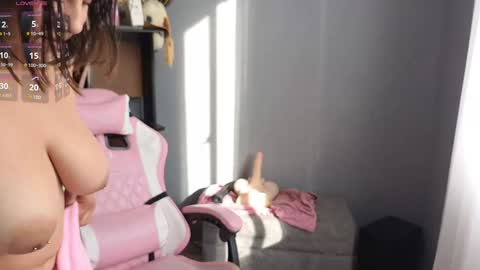 we are hot friends online show from 2, 1, 2025