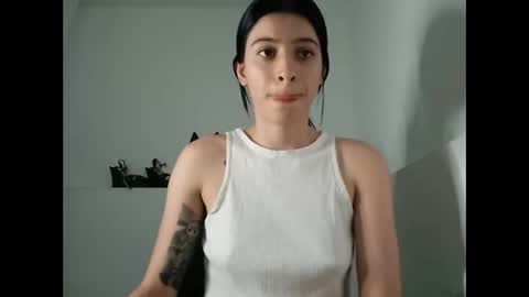 Snapshot of _genesid_dixton chatting on 7, 2, 2025 Mia-foster online show from 7, 2, 2025