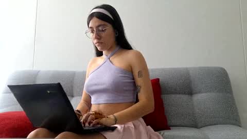 Snapshot of _ghostgirl__ chatting on 11, 1, 2025 SKY online show from 11, 1, 2025