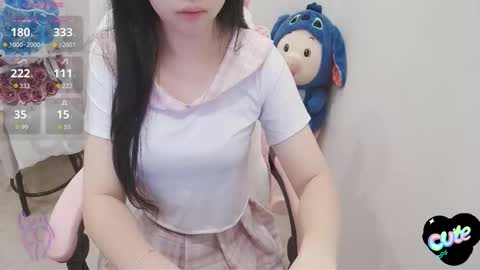 Snapshot of _girlcute_ chatting on 19, 10, 2025 Anna online show from 19, 10, 2025