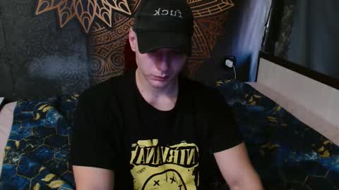 _happydayleon_ online show from 9, 9, 2025